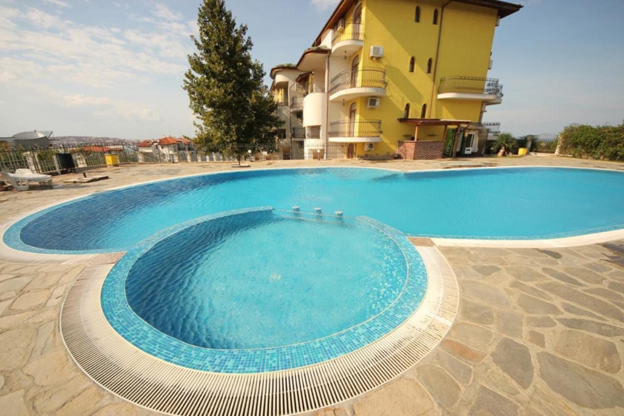 Menada Green Hills Apartments Sozopol Buitenkant foto