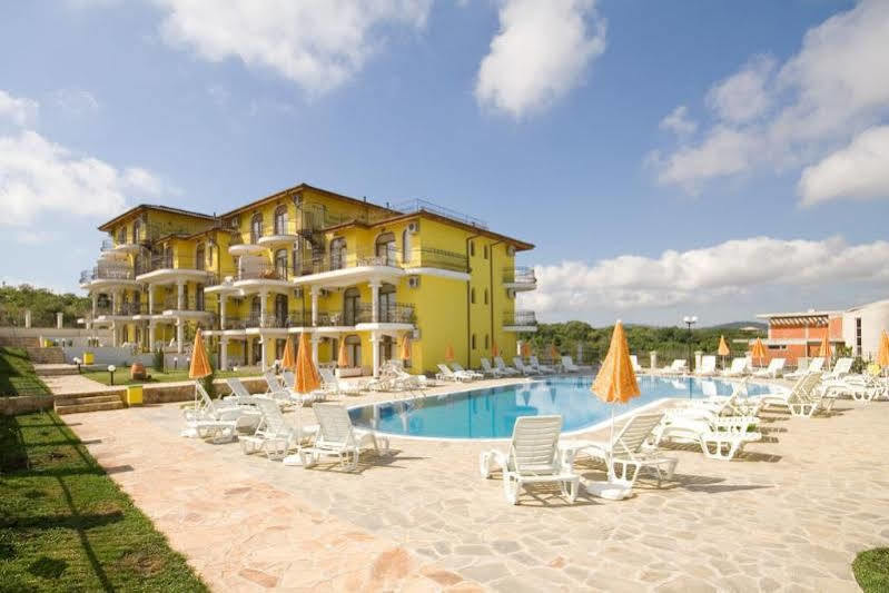 Menada Green Hills Apartments Sozopol Buitenkant foto