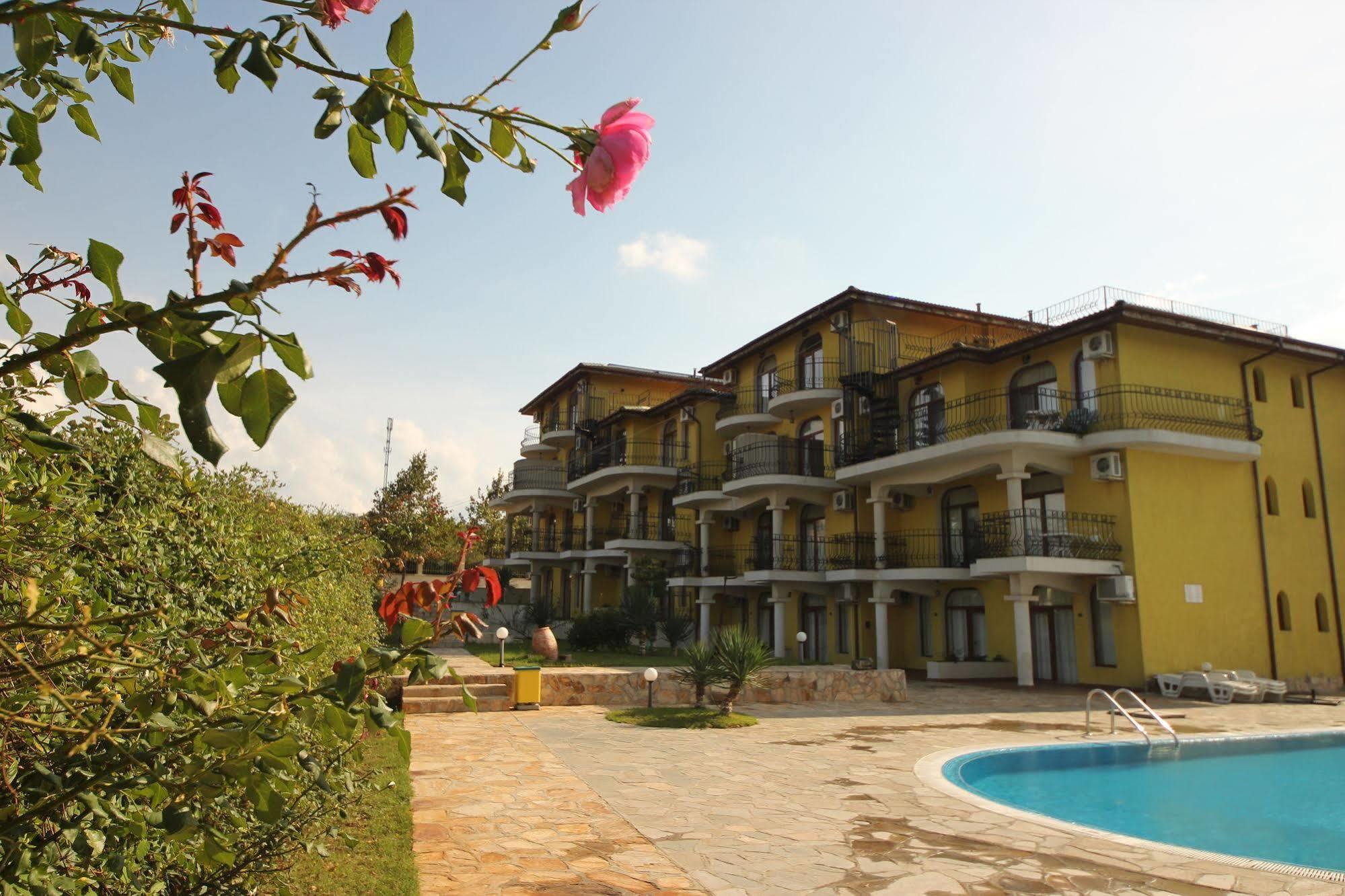 Menada Green Hills Apartments Sozopol Buitenkant foto
